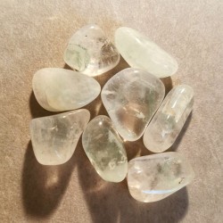Quartz fantôme vert - pierre roulée